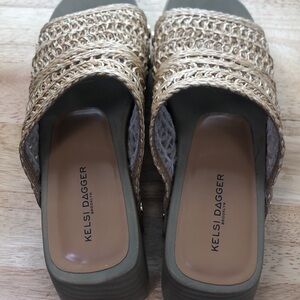 Kelsi Dagger Women's Tan Natural  Woven Slide Sandals Size 8 - Like new